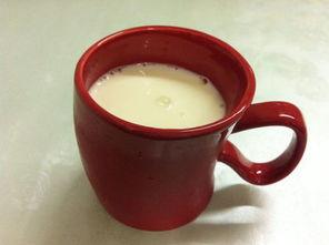 自制爆料奶昔的做法视频,简单易学，夏日清凉饮品新选择