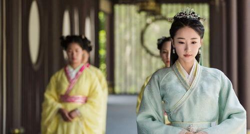 古装吻戏皇上宠幸视频,揭秘皇上宠幸的浪漫吻戏瞬间